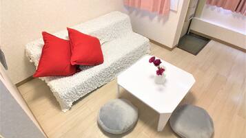 Room (/9) | Living area | Flat-screen TV