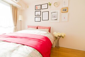 Zimmer (/3) | 1 Schlafzimmer, Bügeleisen/Bügelbrett, kostenloses WLAN, Bettwäsche
