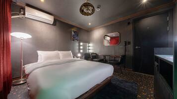 Soho Deluxe | Sengetøy av topp kvalitet, individuelt dekorert og blendingsgardiner