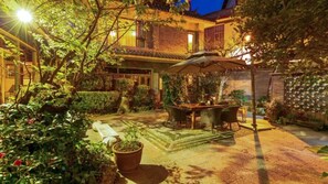 Courtyard - Floral Hotel · Yi Xing Lijiang (Lijiang)