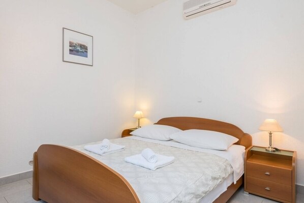 AccĂšs au Wi-Fi (inclus), literie fournie