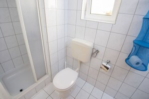 Shower, towels