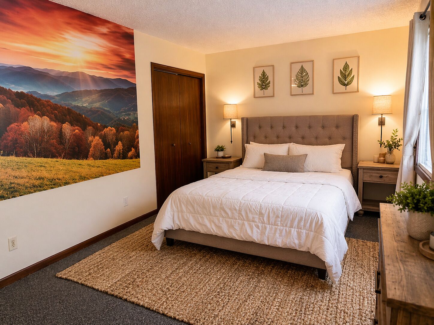 3 bedrooms, desk, iron/ironing board, travel crib