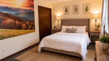 3 bedrooms, desk, iron/ironing board, travel crib