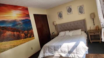 3 Schlafzimmer, Schreibtisch, Bügeleisen/Bügelbrett, Reisekinderbett