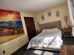 3 Schlafzimmer, Schreibtisch, Bügeleisen/Bügelbrett, Reisekinderbett