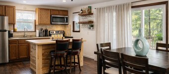 Charming Resort Home. Pet-Friendly!