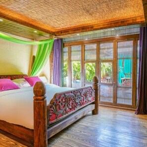 Deluxe Suite | Free WiFi - Floral Hotel · Bird of Paradise Lijiang (Lijiang)