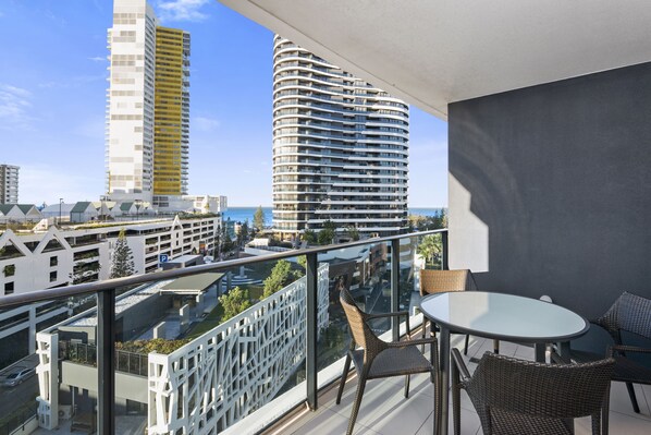 Apartment | Balcony - Oracle Resort Private Luxe 2 Bedroom (Broadbeach)