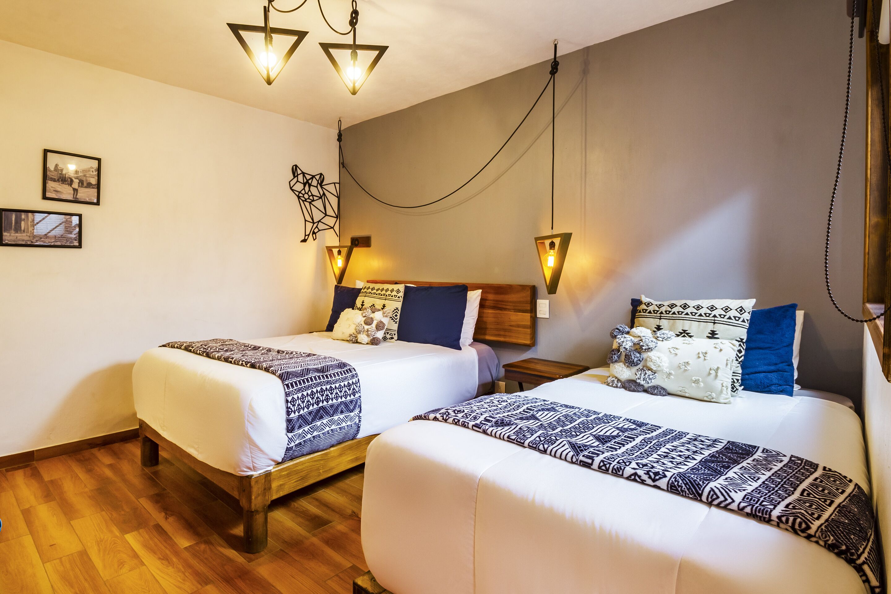 standard triple room | desk, free wifi, bed sheets