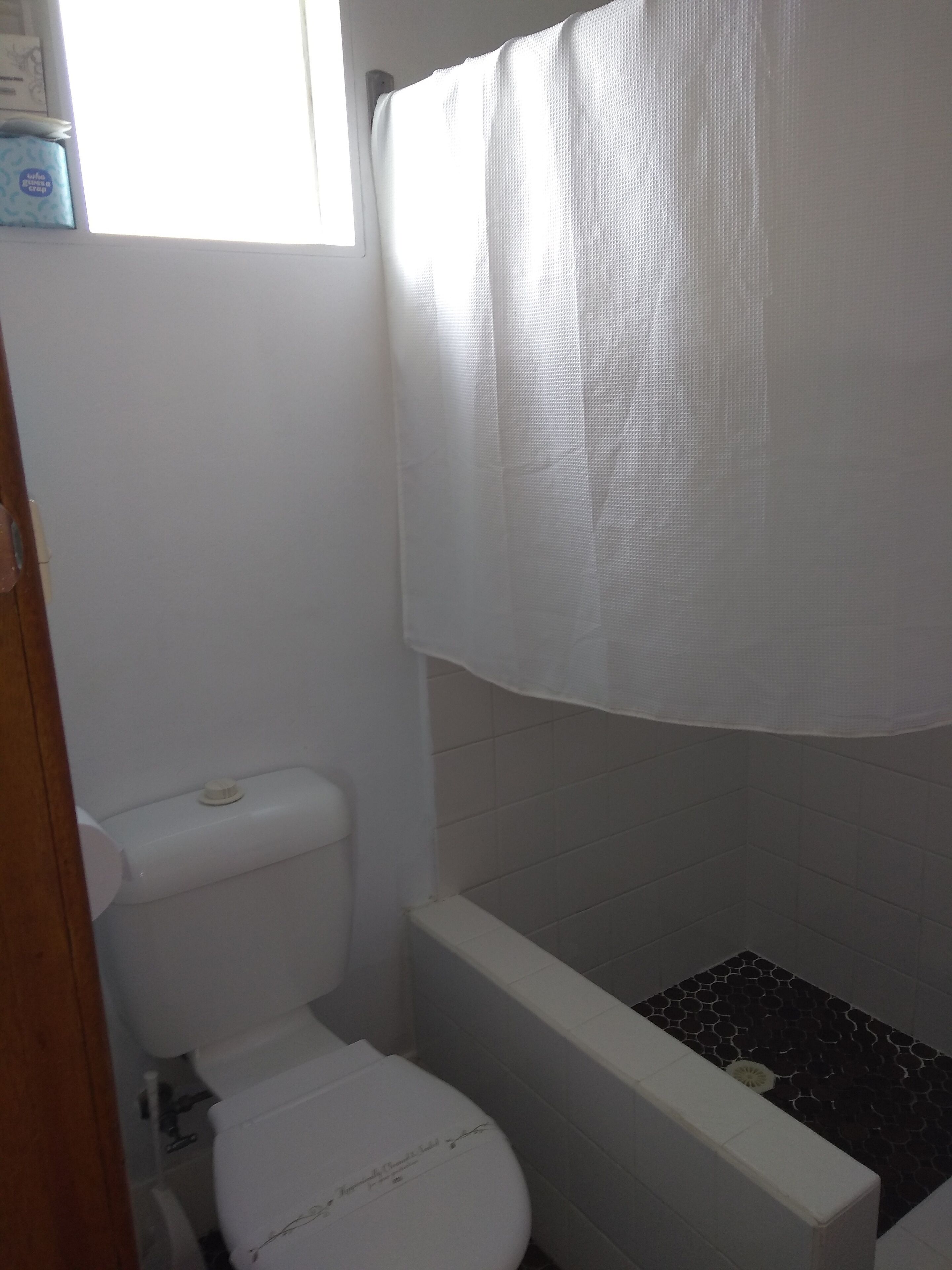 Family Room (Queen and two singles 4 People Max) | Bathroom shower