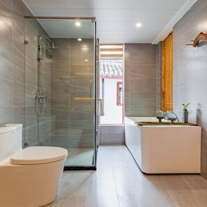 Familien-Suite | Badezimmer