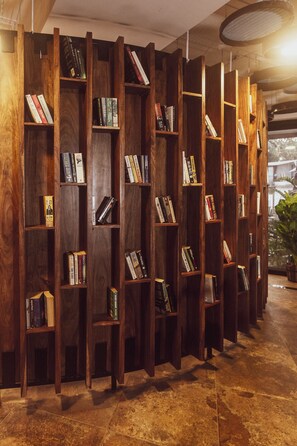 Lobby sitting area - Half Hotel (Candolim)
