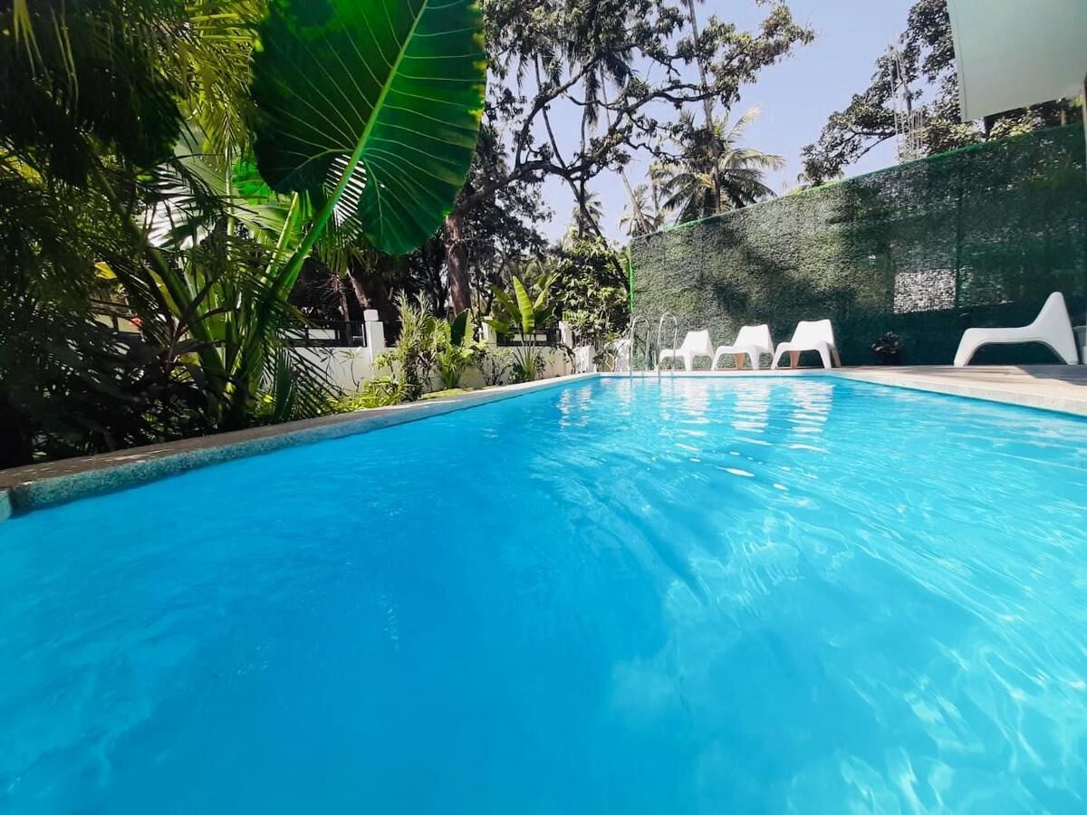 Hồ bơi ngoài trời 