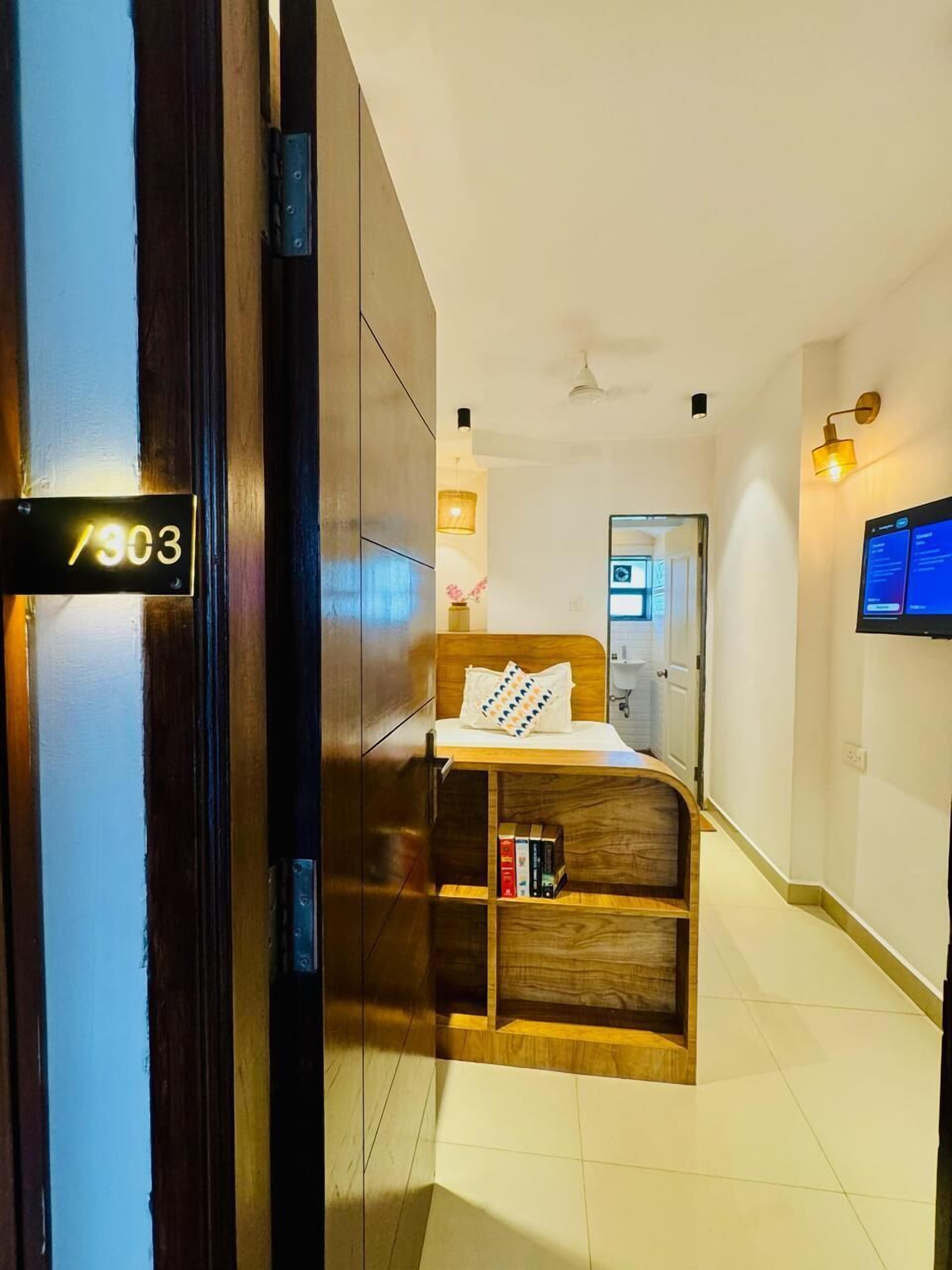 Standard Single Room | In-room safe, individually decorated, individually furnished