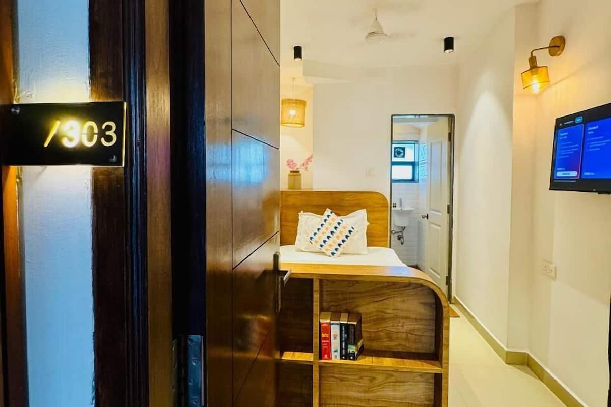 Standard Single Room | In-room safe, individually decorated, individually furnished