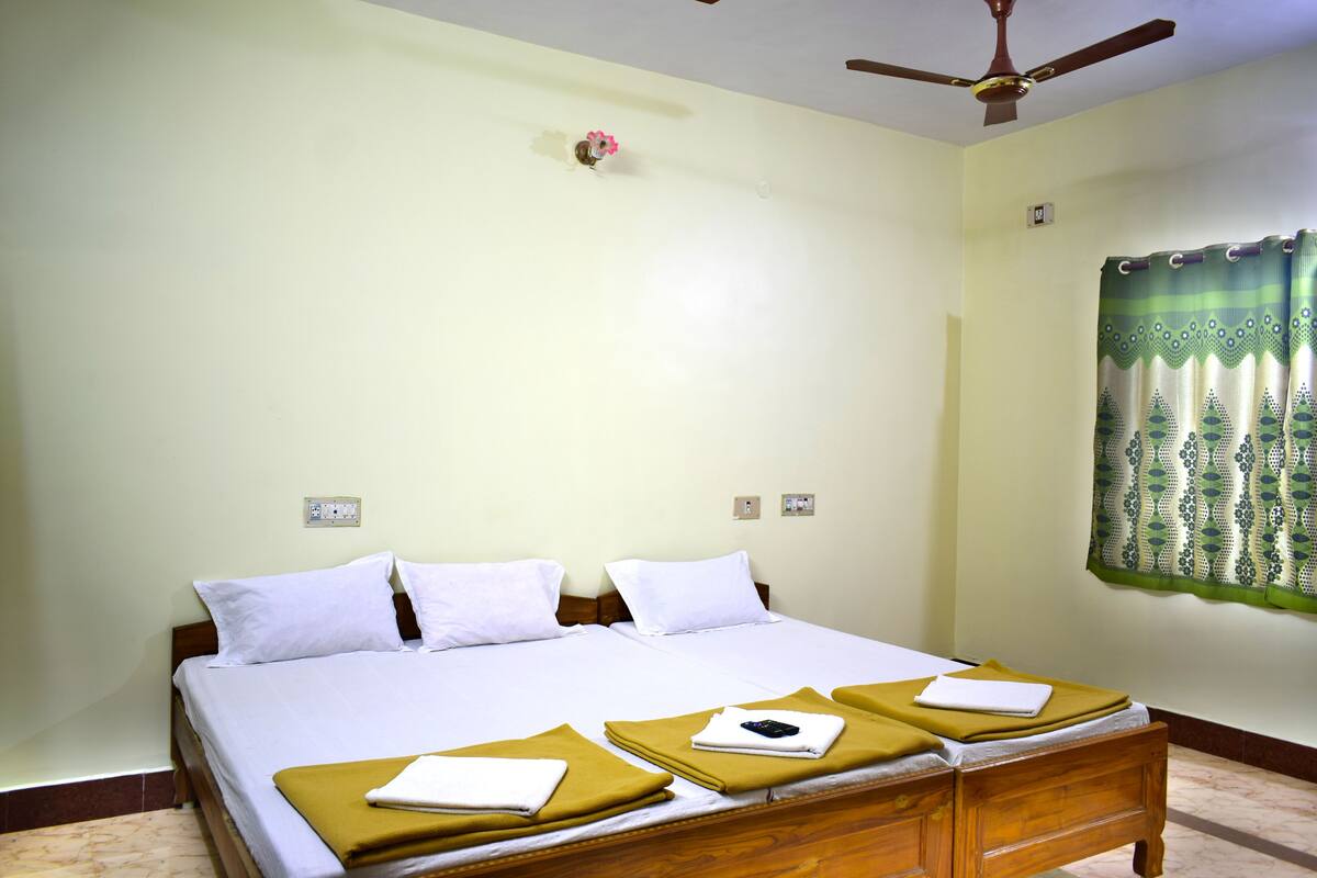 Classic Triple Room