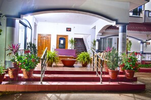 Reception - Hotel Golden Nest (Tirupattur)