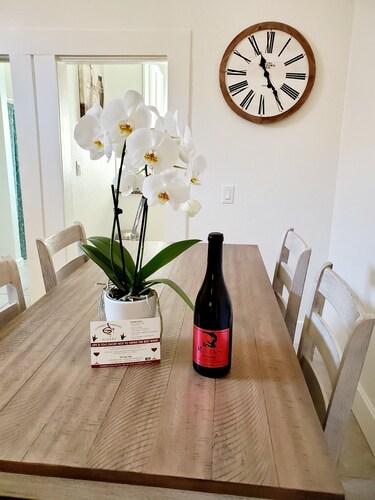 Wine Country cottage style cozy home in the heart of Sonoma Wine Country.