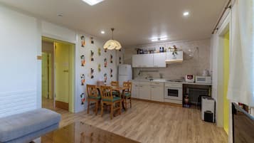 Family House, 2 Bedrooms, Sea View | Private kitchen | Microwave, electric kettle