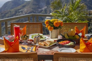 Food and drink - Yog Wellness Resorts & Spa by Amritara (Dehradun)