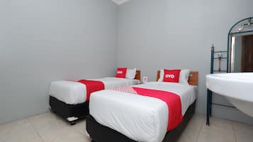 Free WiFi, bed sheets