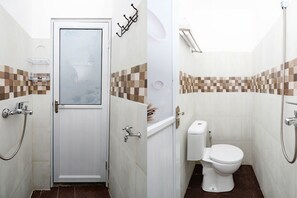 Chambre Double | Salle de bain | Douche, serviettes fournies