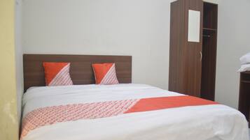 Standard Double Room | Free WiFi, bed sheets