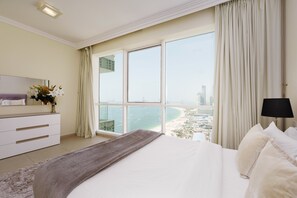 Deluxe-Apartment, 2 Schlafzimmer | 2 Schlafzimmer, Zimmersafe, Verdunkelungsvorhänge, Bügeleisen/Bügelbrett