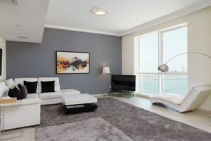 Deluxe Apartment, 2 Bedrooms | Living area