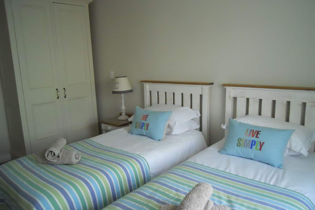 Departamento familiar, 2 habitaciones, para no fumadores, vista al jardín | 1 habitación, ropa de cama de alta calidad y decoración personalizada