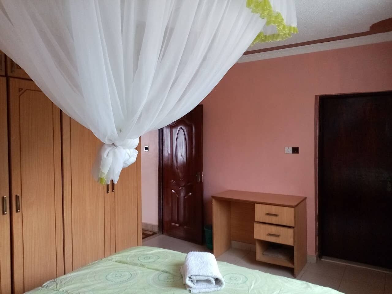 Bügeleisen/Bügelbrett, WLAN, Bettwäsche