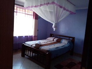 Fer et planche à repasser, Wi-Fi, draps fournis