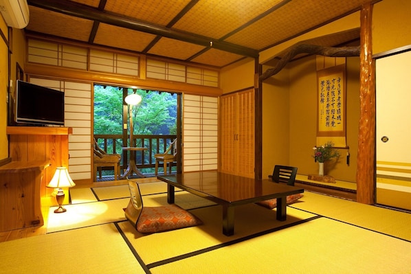 트래디셔널룸 (JPN Style, Shared Bathroom, Annex) | 객실 내 금고, 무료 WiFi, 침대 시트
