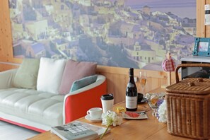 Room (Casablanca) | In-room dining