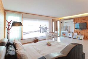 Room (Modern Times) | Free WiFi