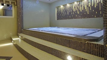 Bain à remous intérieur