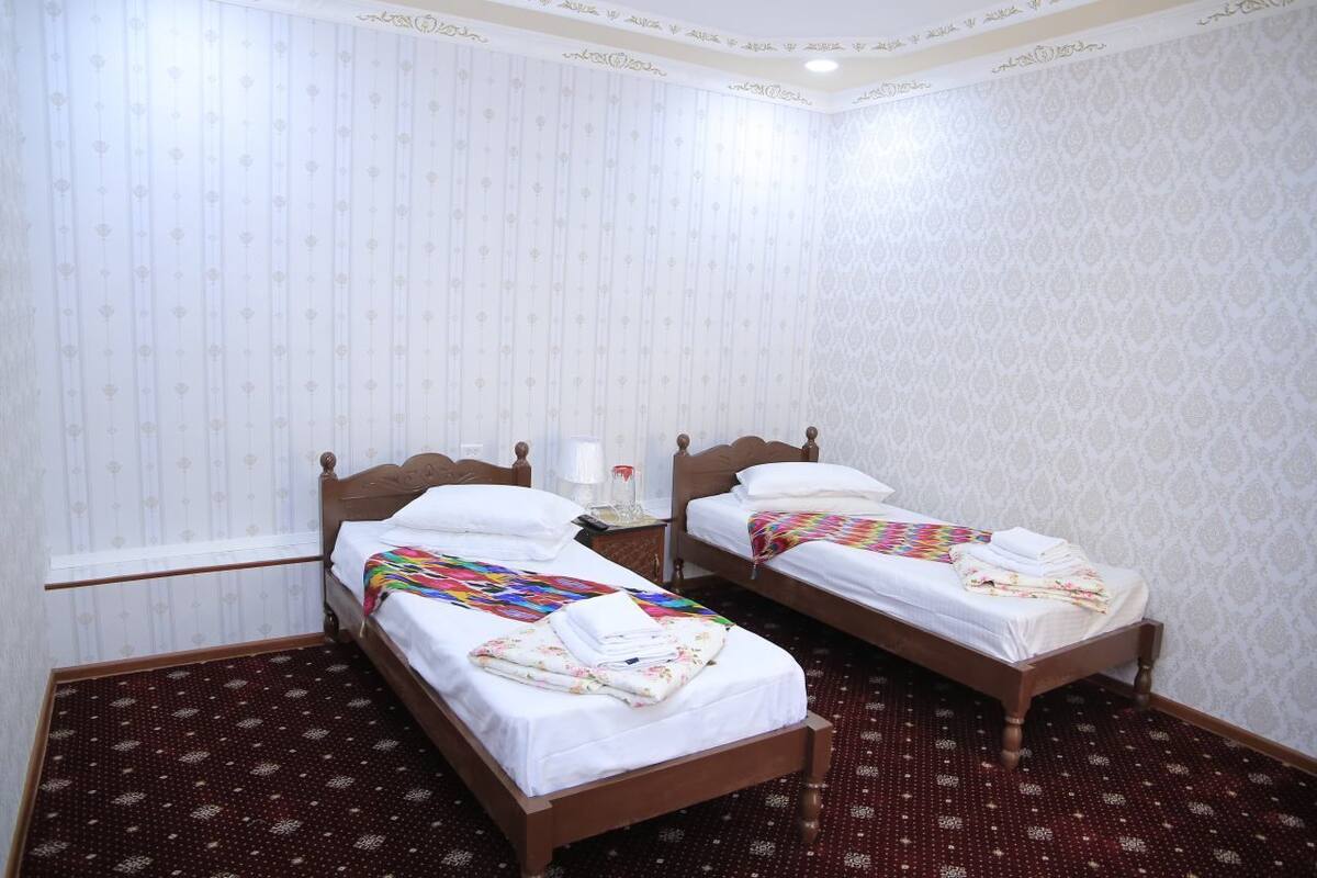 Comfort Double Room | Iron/ironing board, WiFi (free), bed sheets