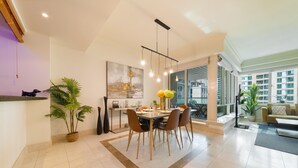 Unclassified image, 5 of 20, button - Maison Privee - Stunning Waterfront Apt w/ Marina View nxt to Beach (Dubai)