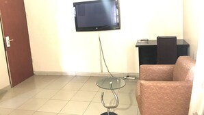 Studio (Apartment) | WiFi (free), bed sheets - E-Apartments (Lagos)