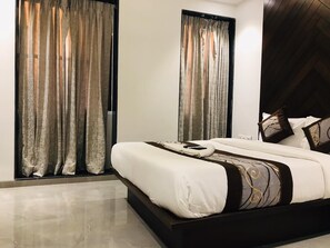 Suite Room | Soundproofing, free WiFi - Hotel Flora Suites (Mumbai)