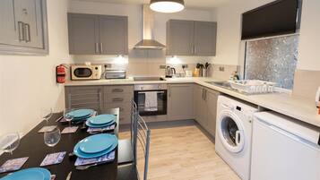 Fridge, microwave, oven, dishwasher