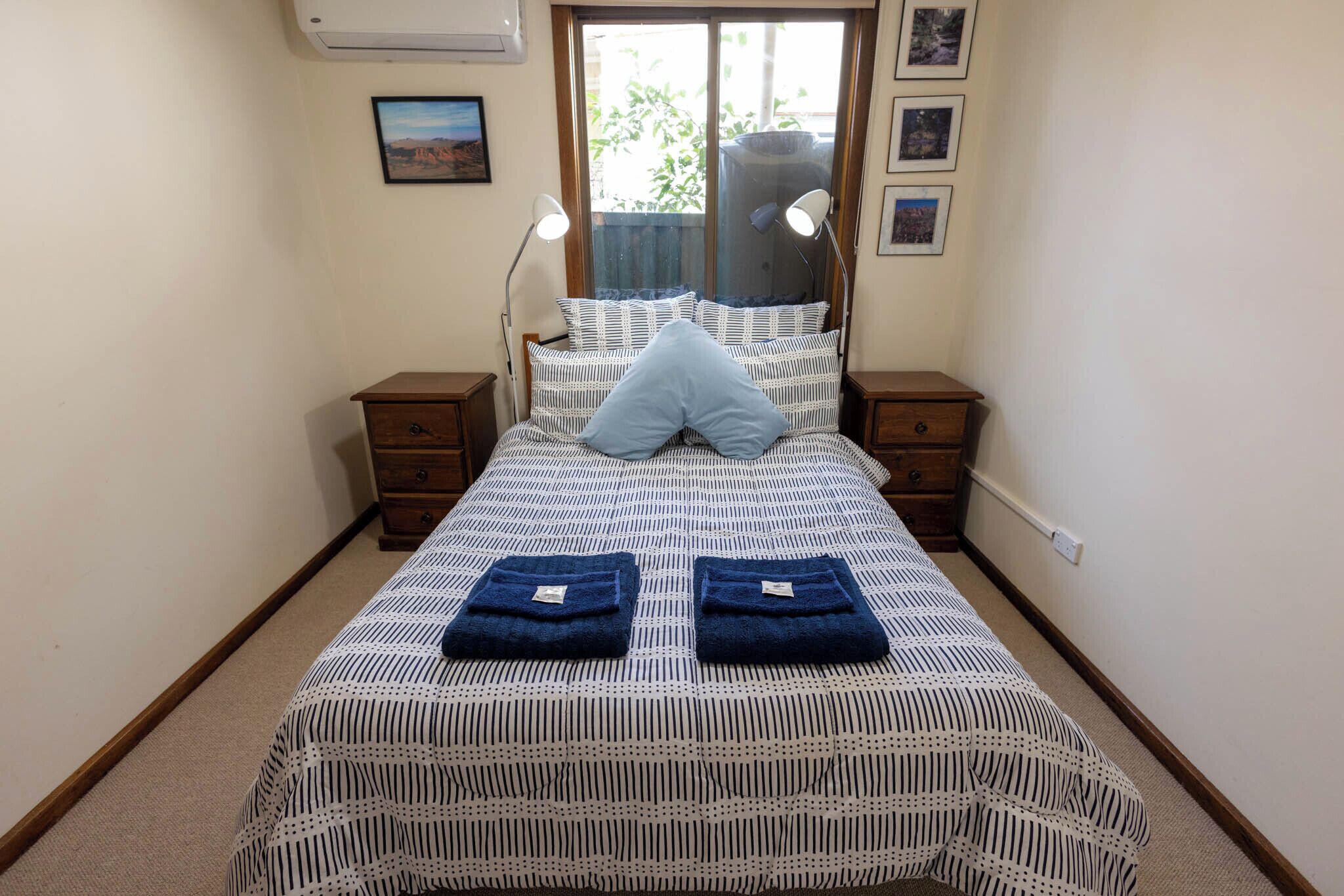 2 bedrooms, desk, iron/ironing board, travel crib