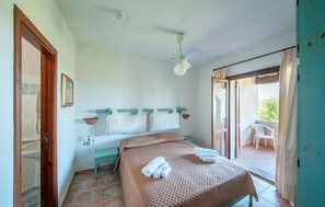 1 habitación y ropa de cama 