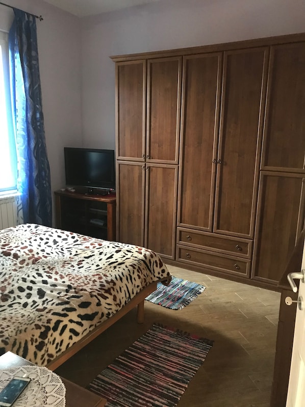 3 bedrooms
