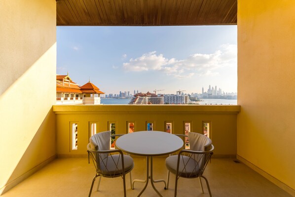 Deluxe Studio | Balcony view - Maison Privee - 5* Resort stay on Palm Jumeirah w/ Sea View (Dubai)