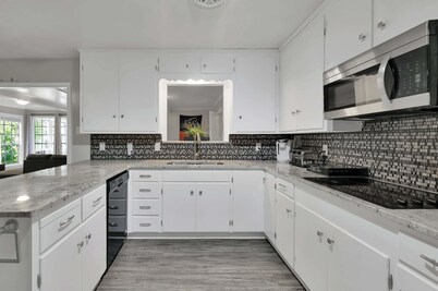 Enorme hogar | Al lado de SHSU | Capacidad para más de 16 personas