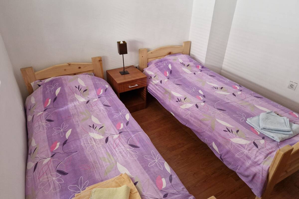 Apartamento | Quartos à prova de som, ferros/tábuas de passar roupa, Wi-Fi de cortesia