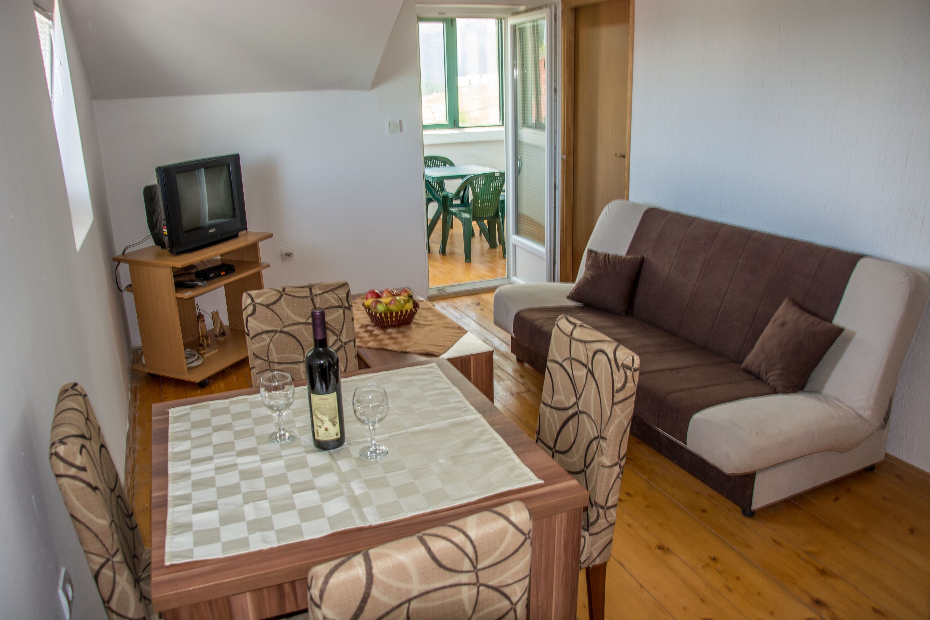 Apartment | Living area | TV