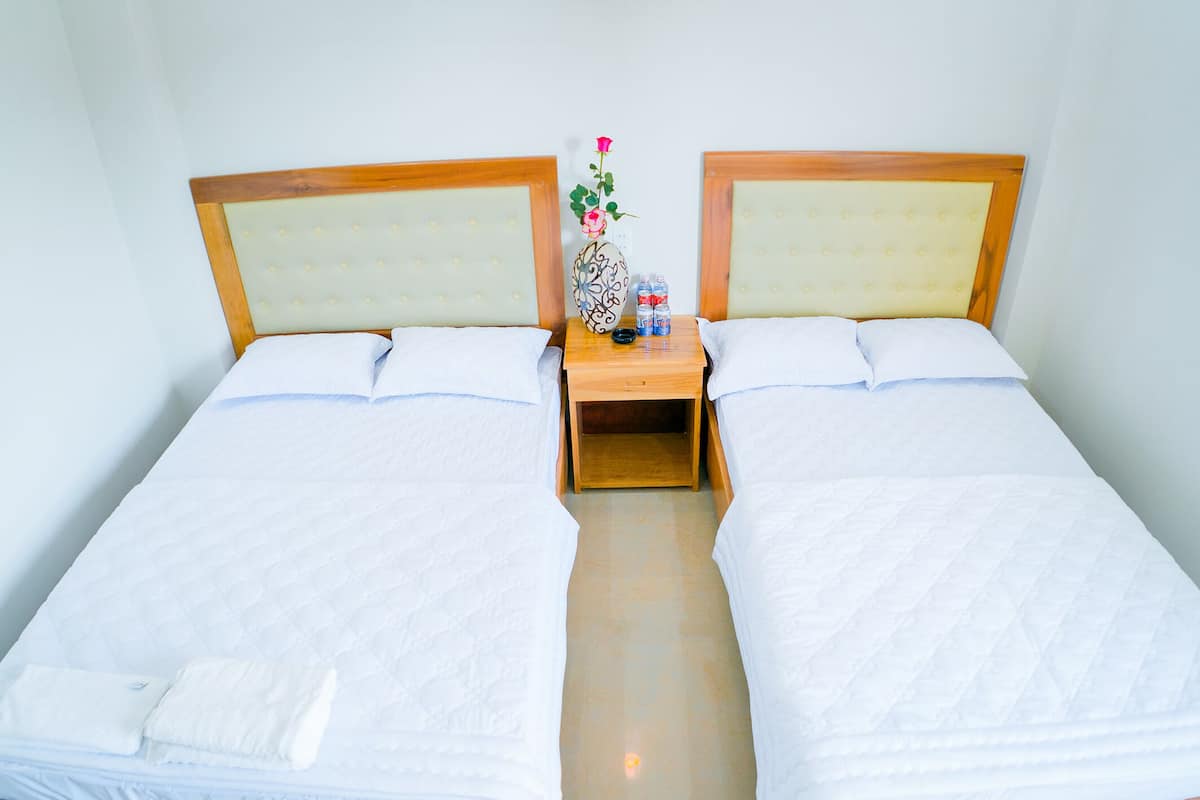 Standard Double Room | Premium bedding, pillowtop beds, desk, laptop workspace